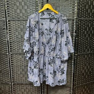 Torrid purple flutter sleeve tunic top size 5 5X plus polyester